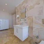 Villa Lumiere 2