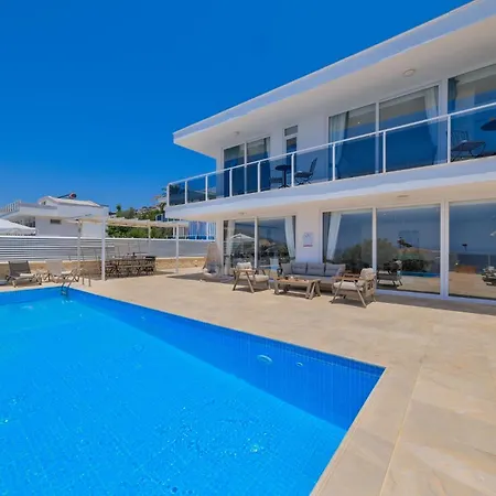 Lumiere 2 Villa