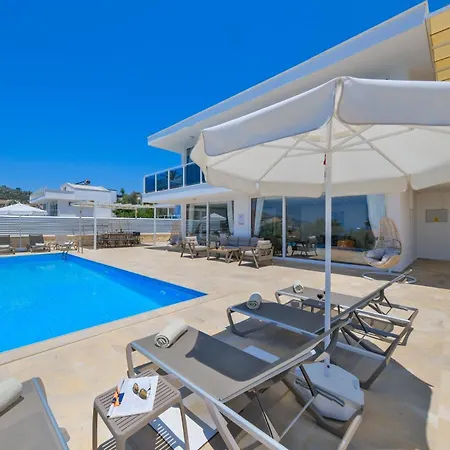 Villa Lumiere 2 *